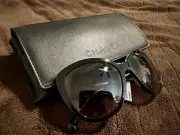 Chanel sunglasses with pearl on the side new with tags