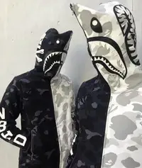 在飛比找Yahoo!奇摩拍賣優惠-新款日系潮牌BAPE APE迷彩骷髏頭鯊魚連帽外套女嘻哈黑白