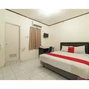 RedDoorz near Pondok Indah Water Park