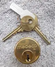 NOS Medeco High Security Lock Cylinder with 2 six pin Keys and tag card