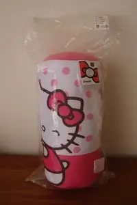 在飛比找Yahoo!奇摩拍賣優惠-Hello Kitty圓柱形抱枕-2個一賣-贈一小洗衣袋