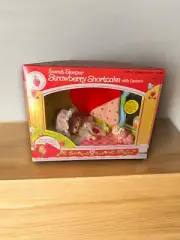 NEW Vintage 1984 Strawberry Shortcake Sweet Sleeper Doll & Custard Pet Cat Toy