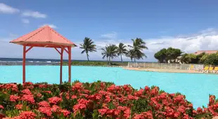 Ti.Maanga Vue Mer Pieds Dans L'Eau