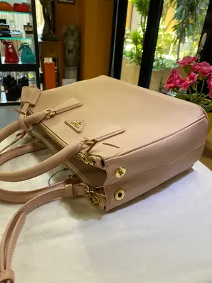 美麗堡outlet精品 PRADA BN1801 Saffiano 二用殺手包  (小-淡粉)【現貨】