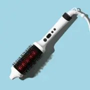 Bondi Boost Infrared Thermal Bounce Brush – Red Light Hot Brush Blowout – NEW