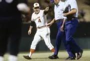 Manager Earl Weaver Baltimore Orioles arguing with the home plate - Old Photo 11