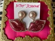 Betsey Johnson LARGE Pink Glitter Lucite Lips Kiss Mouth Pearl AB Earrings