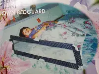 在飛比找Yahoo!奇摩拍賣優惠-折合床欄 圍欄 嬰幼兒 床 加長型 150cm 新古品 兒童
