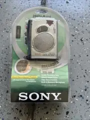Sony Walkman TCS-30D Stereo Cassette Player Pressman Voice Recorder New TCS 30D