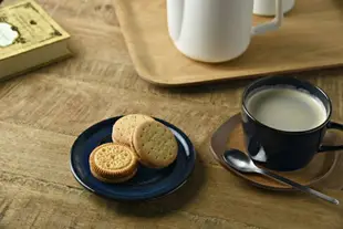 日本海鼠釉小盤_《北歐深藍 小盤 點心盤 咖啡杯盤組 咖啡杯 茶杯 陶杯 馬克杯 杯子 餐盤 盤子 咖啡杯盤組 カップ 美濃燒 日本製咖啡杯 茶具》