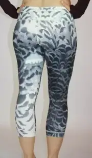 Lululemon Wunder Under Crop II size 6 Pretty Plume Angel Wing Black NWT Crops