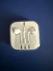 NEW Apple OEM Wired Earbuds With 3.5mm AUX Jack iPhone MAC