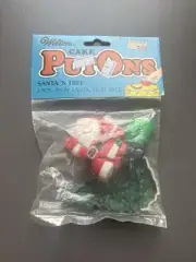 VTG 1980 Wilton Cake PutOns Xmas Christmas Cake Topper Santa ‘n Tree NEW NOS