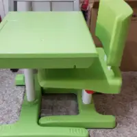 在飛比找蝦皮購物優惠-亞梭 Artso 小巨人課桌椅 亞梭兒童成長書桌 亞梭成長型