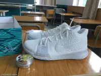 在飛比找Yahoo!奇摩拍賣優惠-Nike Kyrie 3 欧文3 奶白色~852396-10