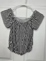 American Eagle Black & White Striped Pull Over Kids Size 14