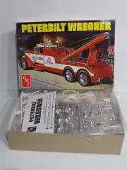 Peterbilt Wrecker AMT Model Kit 1/25 Scale AMT1133/06 2021 Unassembled