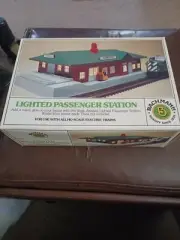 HO Scale Bachmann Lighted Passenger Station #46217 New
