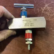 NOSHOK 2070 FFS-P2-T1 Needle Valve Block & Bleed 316SS (new)