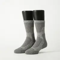 在飛比找PChome24h購物優惠-【Footer除臭襪】減壓顯瘦登山運動襪-男款T202-灰