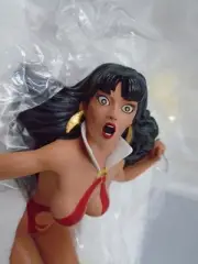 Dynamite Entertainment Vampirella 8" Adam Hughes Diamond Eye Ed. Statue #18/200