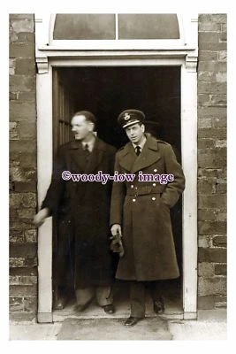 rs0450 - Duke of Kent with Major Ollis - photo