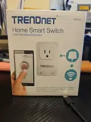 TRENDnet Cat. # THA-101 Home Smart Switch with Wireless Extender New In Box
