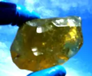 Libyan Desert Glass Meteorite Tektite impact Dimples ( 465 crt) yellow nice Gem