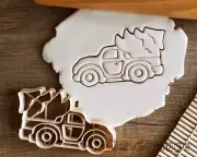 Car with Christmas Tree Santa Claus Ornament Winter Nut Nuts Cookie Cutter