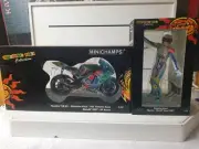 1/12 Minichamps Valentino Rossi 2007 MotoGP Assen bike and rider set