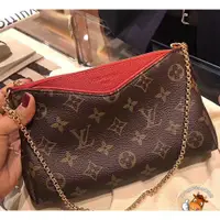 在飛比找蝦皮購物優惠-二手 LV M41638 POCHETTE PALLAS 手