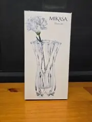 Mikasa Blossom Crystal Bud Vase 8 in (20 cm) NEW in Original Box Star Design