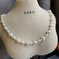 在飛比找momo購物網優惠-【KARAT】經典時尚小香風 極光珍珠項鍊