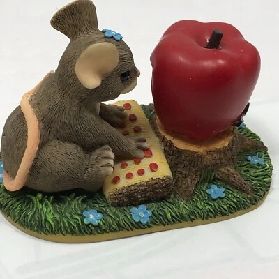 Charming Tails -Silvestri "Maxine Goes On-Line" Handcrafted Figurine
