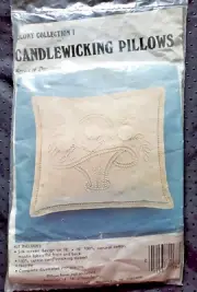 Greever & Walsh "Basket of Daisies" Candlewick Pillow Kit Size 18"
