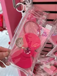 在飛比找Yahoo!奇摩拍賣優惠-♥小花凱蒂日本精品♥ Hello Kitty 蝴蝶結造型手錶