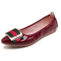 在飛比找momo購物網優惠-【Taroko】精品雙色方扣尖頭漆皮豆豆淑女娃娃鞋(3色可選