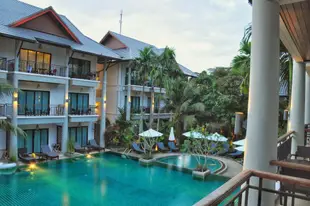 納瓦塔拉布吉度假村Navatara Phuket Resort