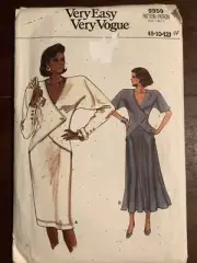 New VOGUE Misses Dress Pattern No. 9959 Size 8-12