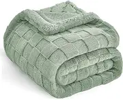 Fleece Throw Blanket for Sofa - Soft Checkered Single Blankets for Women, Fluffy Cosy Warm Blanket for Bed 150x200 cm (Sage Green, Twin/Double)