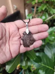 Gebel Kamil Meteorite . Iron sliver pendant . Meteorite Rock . 125CT