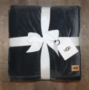 New with Tags UGG Home Velvet SherpaThrow Blanket Navy Blue 50x 70