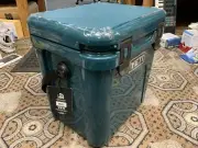 Yeti Roadie 24 Hard Cooler - Agave Teal - NEW