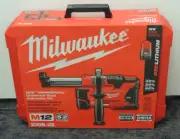Milwaukee 2306-22 M12 HAmmer VacUniversal Dust Extractor Kit (21119-Closet-ES)