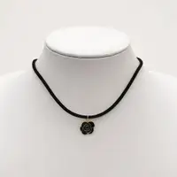 在飛比找蝦皮購物優惠-ROSE NECKLACE BLACK