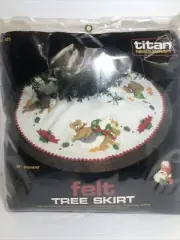 Vintage Titan Felt Tree Skirt Kit Bears and Geese #473