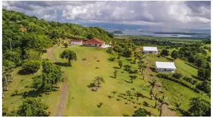 Villa 1 de standing 80m2 avec piscine et vue imprenable sur la mer et sur la campagne