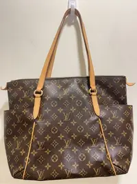 在飛比找Yahoo!奇摩拍賣優惠-正品 LOUIS VUITTON  LV M56689 老花