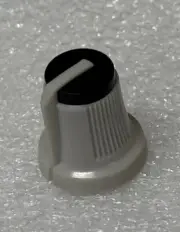 Akai MPC Q-Link Knob 2500, 5000 Off White with Black Cap