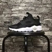 在飛比找蝦皮購物優惠-耐吉 耐克 AIR HUARACHE 超黑白